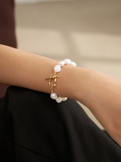 OT Buckle Shaped Pearl Bracelet